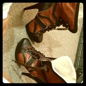 Dereon heels